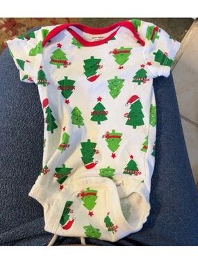 Christmas Tree Print Baby Onesie - White & Green